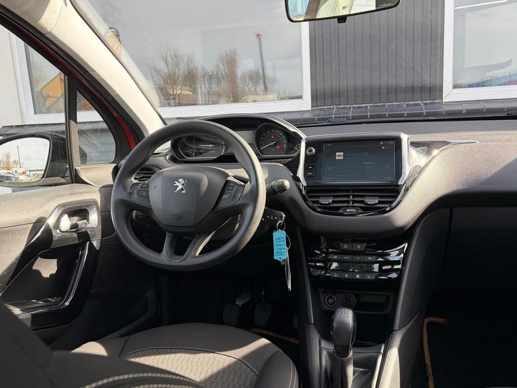 Peugeot 208 1.2 PureTech Allure / Pano / Stoelverwarming !, Voorwielaandrijving, Parkeersensor, Gebruikt, 82 pk