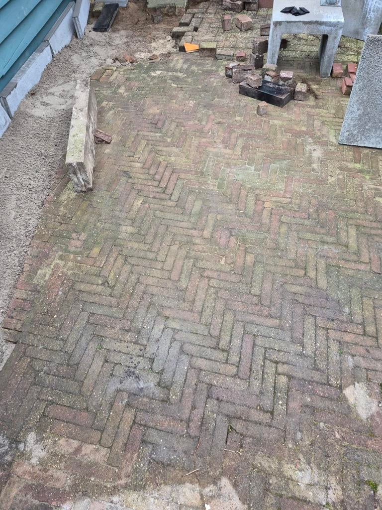 Klinkers circa 8m2 gratis, kan helpen uithalen, Ophalen of Verzenden, Beton, 5 tot 10 m², Klinkers