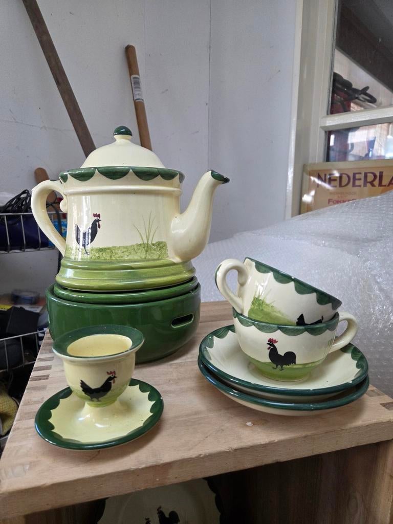 Serviesdelen met kipjes decoratie, Gebruikt, Keramiek, Ophalen of Verzenden, Overige stijlen