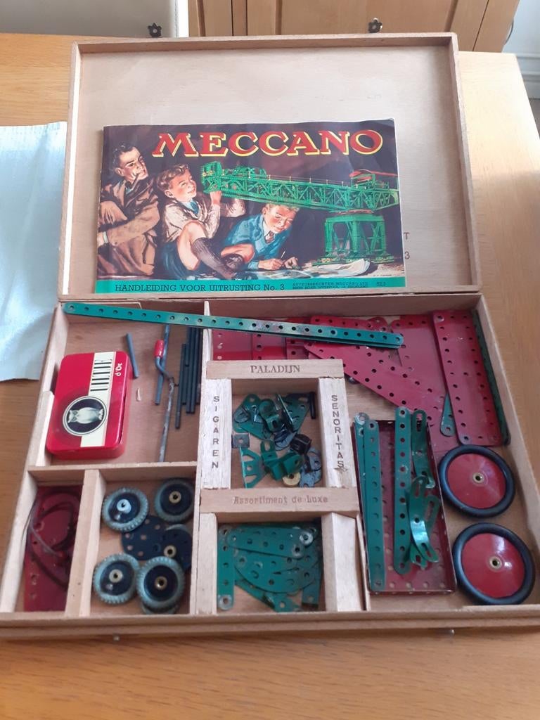 Oud, kistje, met meccano! Van zolder, oph, Ophalen, Zo goed als nieuw