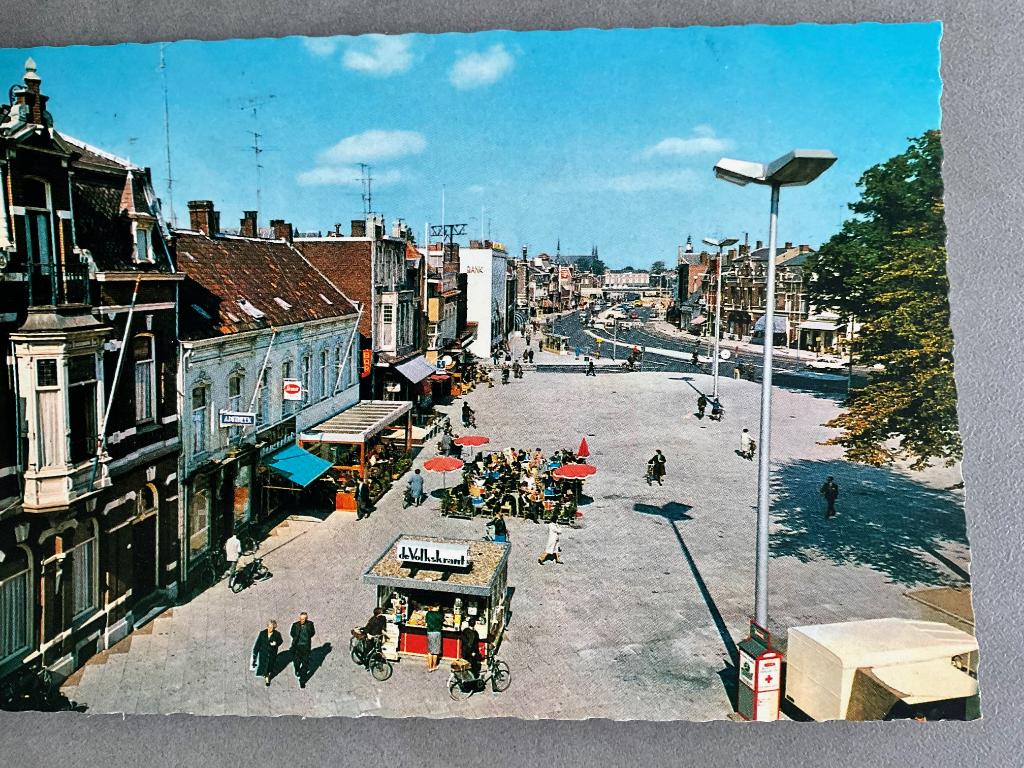 ansichtkaart de Heuvel Tilburg met lindeboom kiosk, Verzamelen, Ophalen of Verzenden, Gelopen, Noord-Brabant