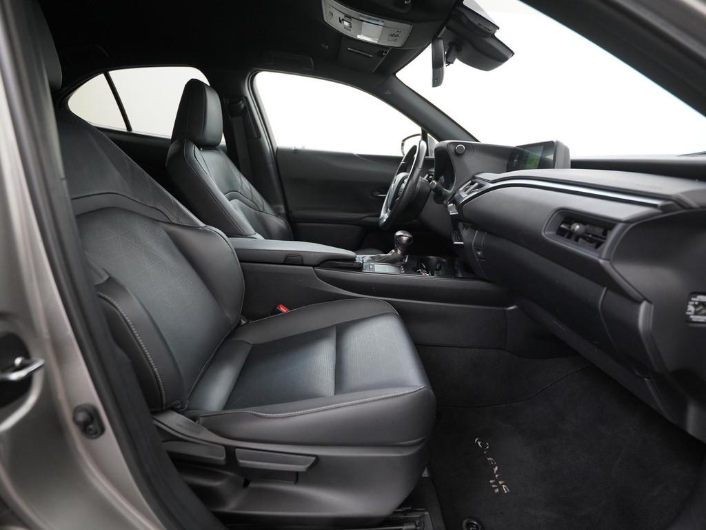 Lexus UX 250h Luxury Line | Leder | Zondag Open!, 12 maanden, Gebruikt, 4 cilinders, Leder