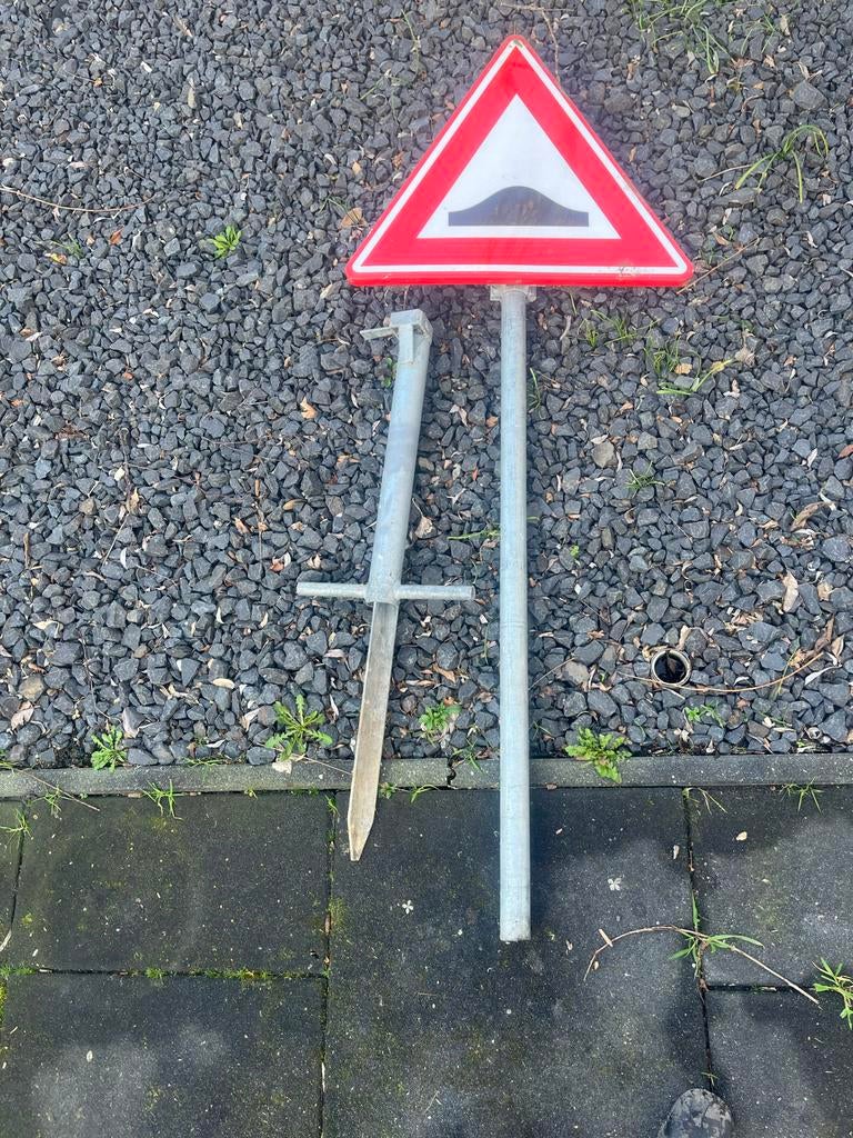 Verkeersbord met paal, Ophalen