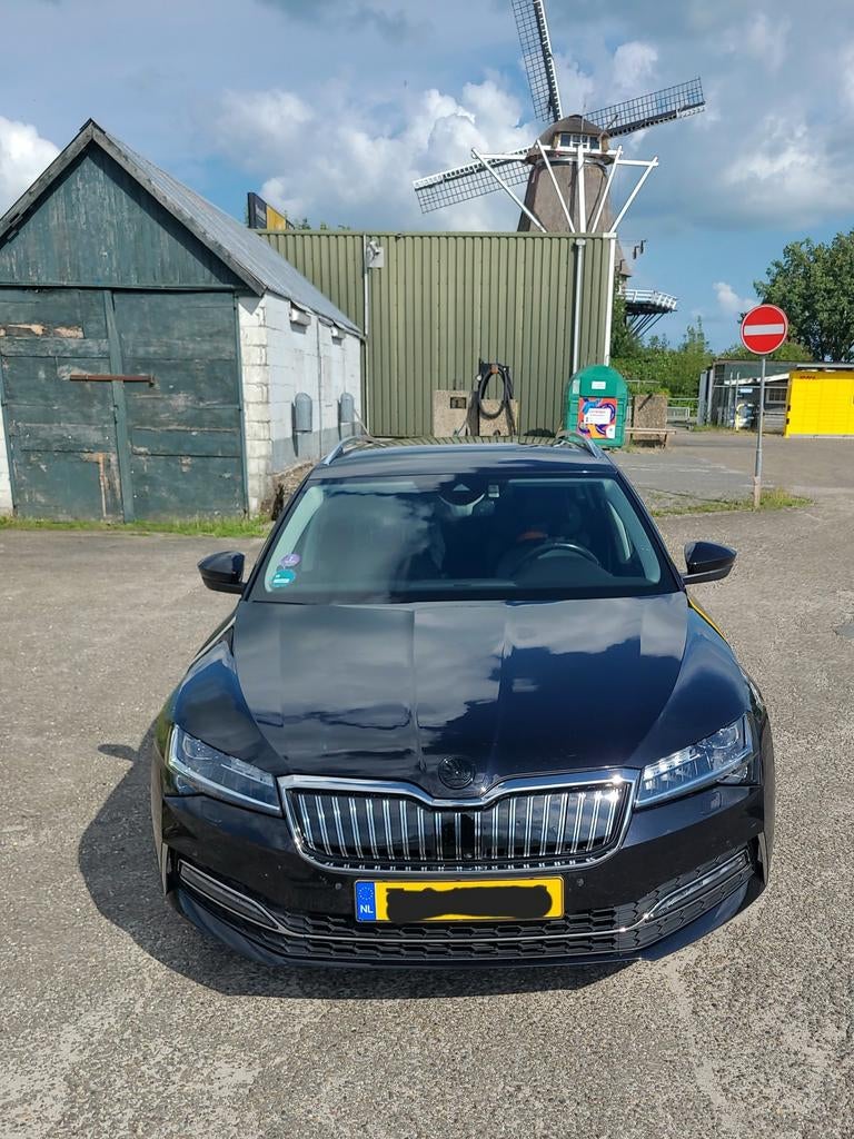 Super fijne Skoda Superb IV 2020, Auto's, Leder en Stof, Zwart, Stationwagon, Superb