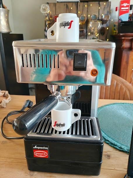 Quick mill 820 incl 2 Segafredo espresso kopjes, Witgoed en Apparatuur, Koffiezetapparaten, Refurbished, Gemalen koffie, Espresso apparaat