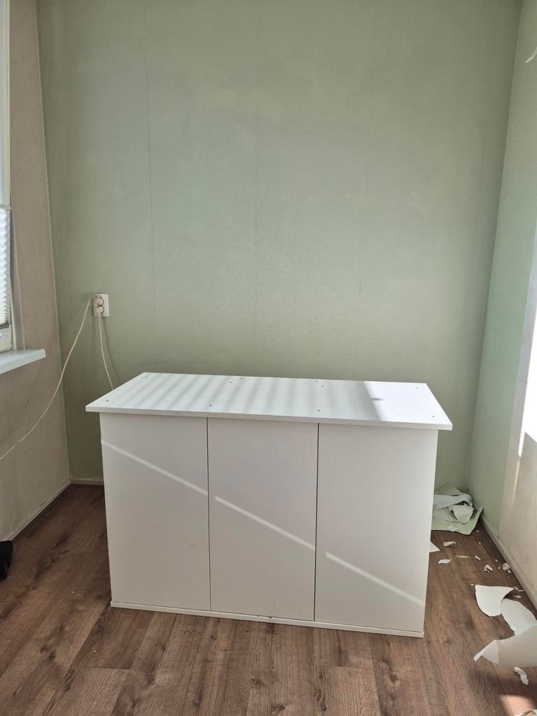 Aquarium onderkast, Ophalen, Leeg aquarium