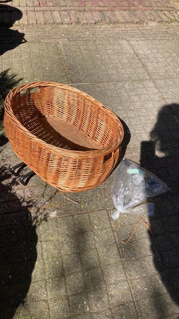 Fietsmand voor hond fiets ( voorop), Dieren en Toebehoren, Hondenmanden, Ophalen of Verzenden, Gebruikt, Riet