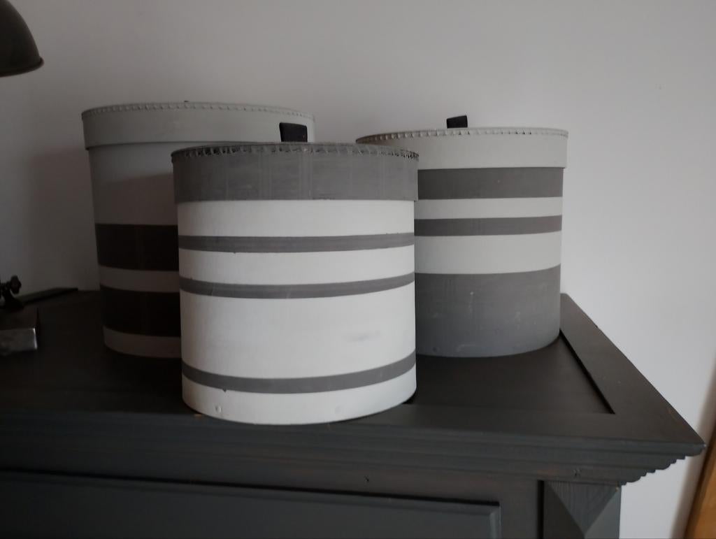 3 mooie hoedendozen in prima staat, verschillende maten, Ophalen