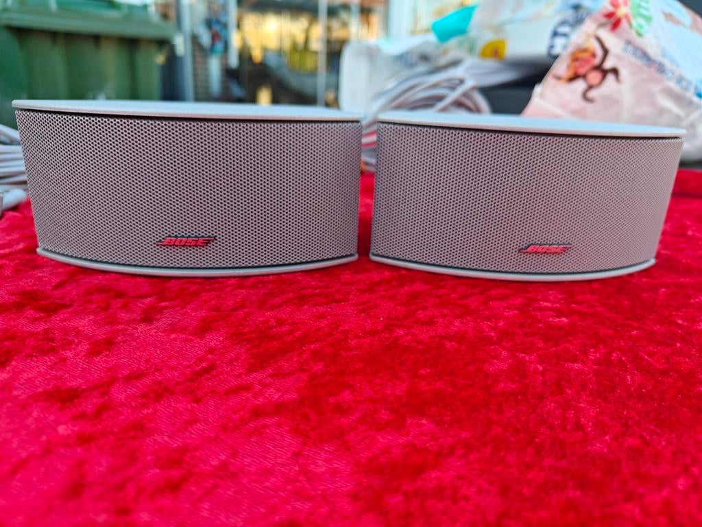 Bose 321 Gemstone luidsprekers 2x zilvergrijs, Ophalen of Verzenden, Overige merken, Dvd-speler