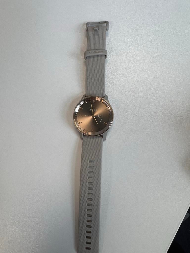 Garmin vivomove Trend 40 mm Smartwatch, Sieraden, Tassen en Uiterlijk, Smartwatches, Afstand, Nieuw, Ophalen of Verzenden, Waterdicht