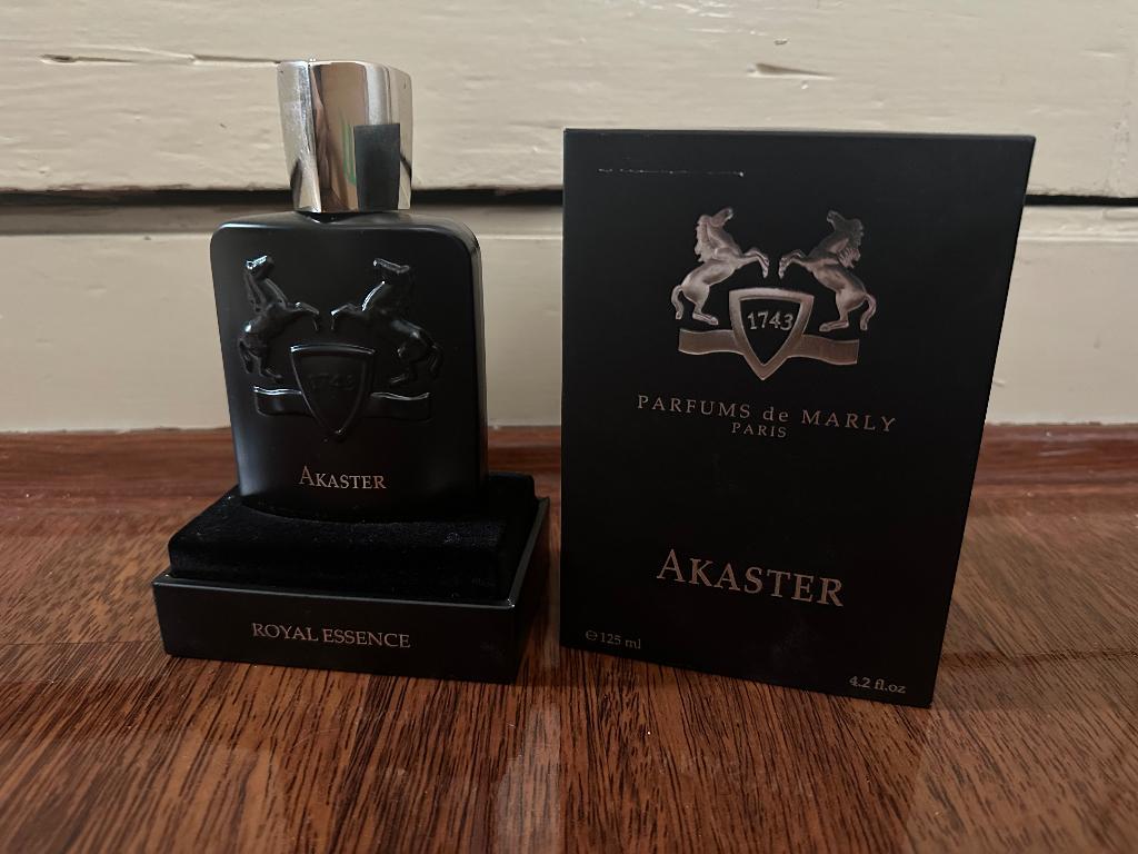 parfums de marly akaster 125ml, Sieraden, Tassen en Uiterlijk, Uiterlijk | Parfum, Ophalen of Verzenden, Nieuw