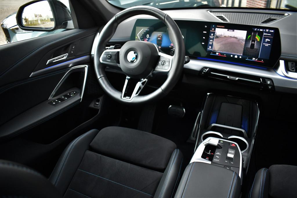 BMW X1 sDrive18i M-Sport Camera ACC-voorber Shadowline Adp-o, 12 maanden, 136 pk, Gebruikt, Zwart