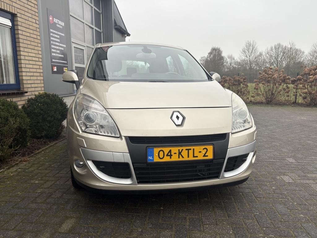 Renault Scénic 2.0 Privilege CAMERA-STOELVERWRMNG-TREKHAAK-, Gebruikt, 4 cilinders, Beige, Bedrijf