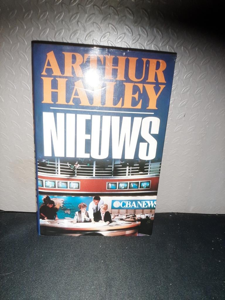 Nieuws - Arthur Hailey, Ophalen of Verzenden