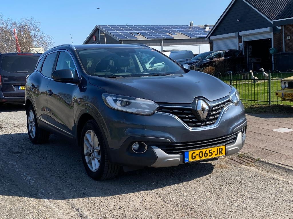 Renault Kadjar Energy TCe 130pk 2016 Grijs Km St 106671 nap, Voorwielaandrijving, Kadjar, 1295 kg, 4 cilinders