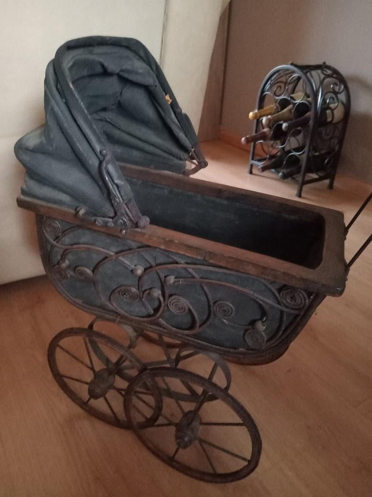 Antieke poppenwagentjes, Ophalen of Verzenden