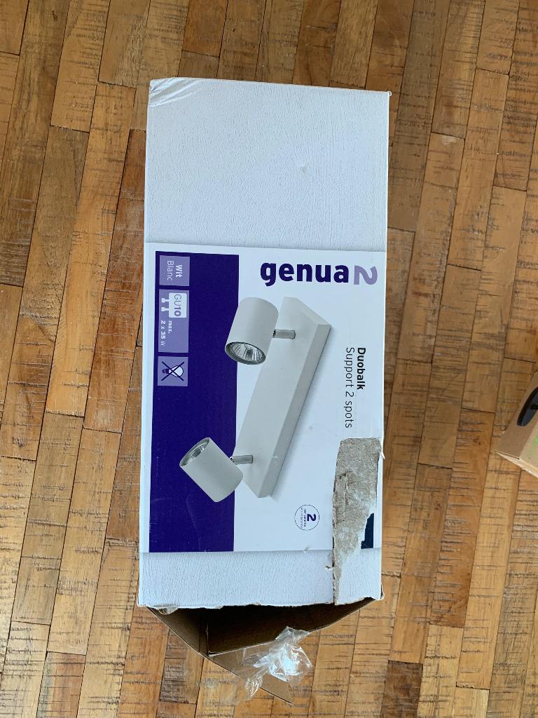 Opbouwspot wit, 2 lampen. Gamma Genua2, Ophalen of Verzenden, Nieuw, Metaal of Aluminium, Plafondspot of Wandspot