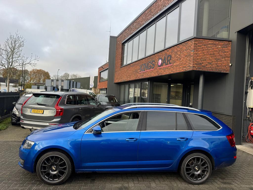 Skoda Octavia Combi 1.4 TSI AUTOMAAT XENON TREKHAAK KEYLESS, Euro 5, Gebruikt, 4 cilinders, Leder en Stof