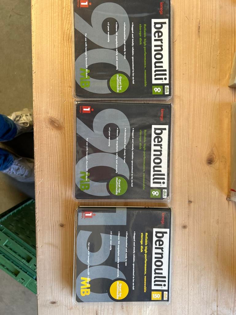 Iomega Bernoulli Disk 90MB en 150MB - Nieuw in verpakking, HDD, Nieuw, Ophalen of Verzenden, Desktop