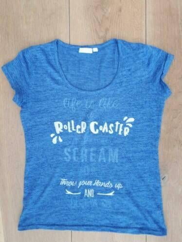 T-shirt van CL Essentials. Maat S, Kleding | Dames, Maat 38/40 (M), Blauw, Ophalen of Verzenden, Zo goed als nieuw