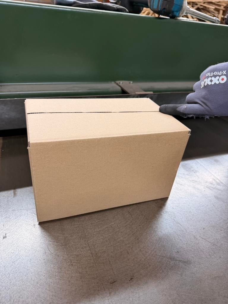 Dozen Nieuwe enkelgolf  verzendozen 26x16x15 cm, Doos, Minder dan 50 cm, Ophalen of Verzenden, Minder dan 40 cm