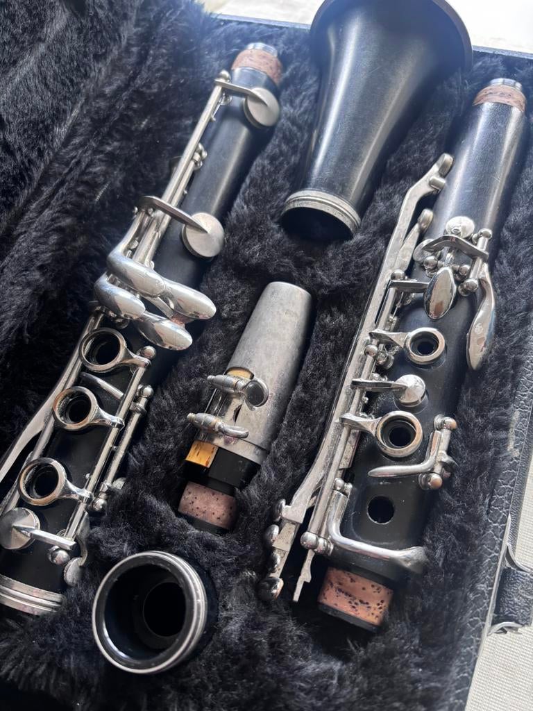 Klarinet bes DIANA 2000, Muziek en Instrumenten, Blaasinstrumenten | Klarinetten, Ophalen of Verzenden, Gebruikt, Hout, Met koffer