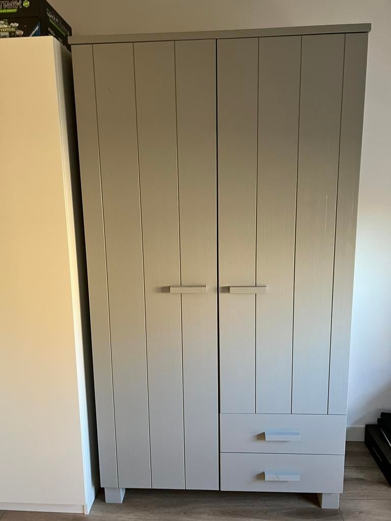 Woood kledingkast Dennis, Ophalen, 100 tot 150 cm, 200 cm of meer, Zo goed als nieuw
