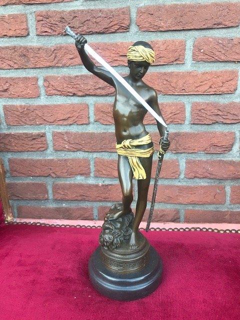 Weens brons: David verslaat Goliath, topbeeld, Antiek en Kunst, Antiek | Koper en Brons, Ophalen of Verzenden, Brons