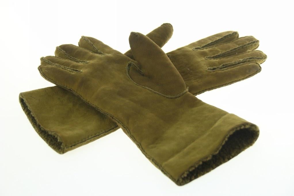 Handschoenen Hermès groen zacht suède lammy, Hermès, Ophalen of Verzenden, Zo goed als nieuw, Handschoenen