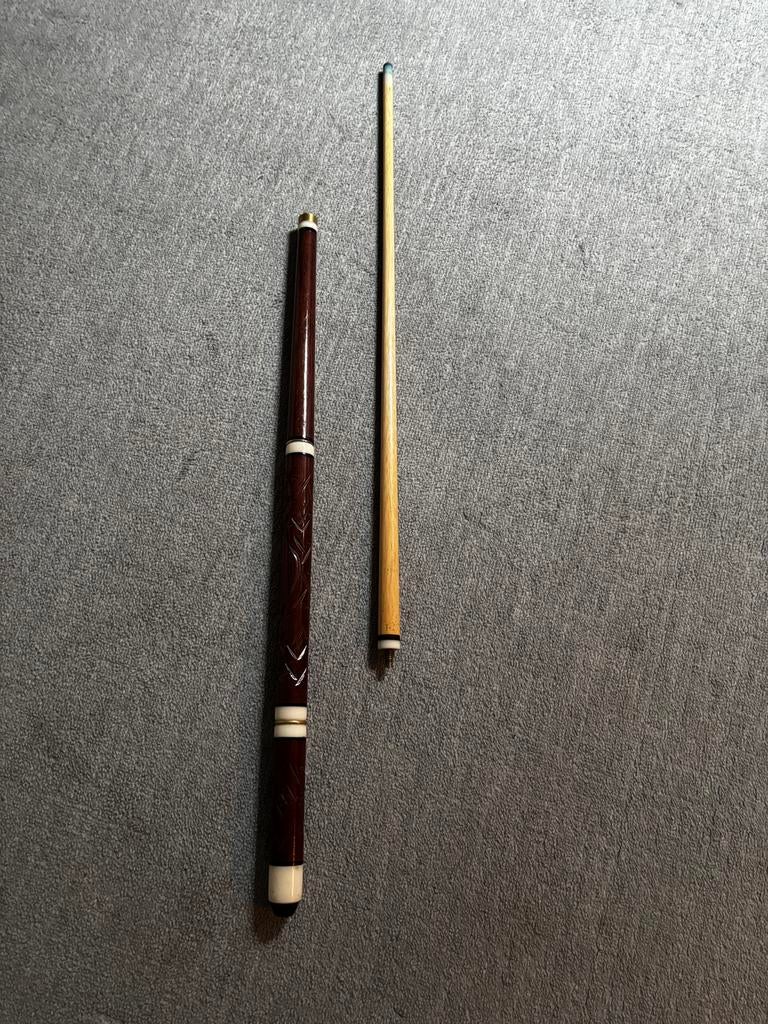 Biljart/pool keu, Sport en Fitness, Biljarten en Poolen, Ophalen of Verzenden, Zo goed als nieuw, Pooltafel