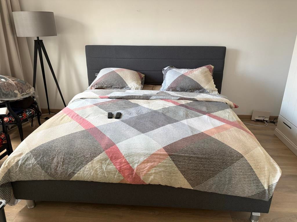 Miodormio tweepersoonsbed 180x200 met verstelbare lattenbode, Huis en Inrichting, Slaapkamer | Bedden, Ophalen, Tweepersoons, 180 cm