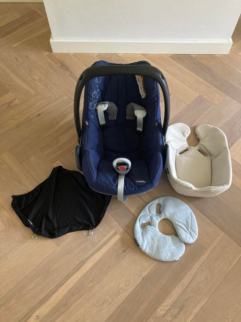 Maxi-Cosi Pebble autostoel met baby inzet, Kinderen en Baby's, Autostoeltjes, Ophalen, Autogordel of Isofix, Gebruikt, Zijbescherming