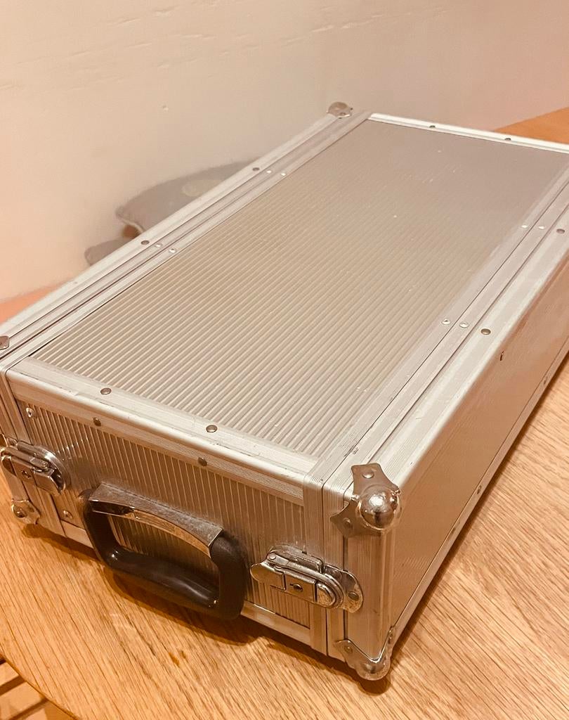 19 inch aluminium flightcase, Muziek en Instrumenten, Behuizingen en Koffers, Ophalen of Verzenden, Zo goed als nieuw, Overige instrumenten