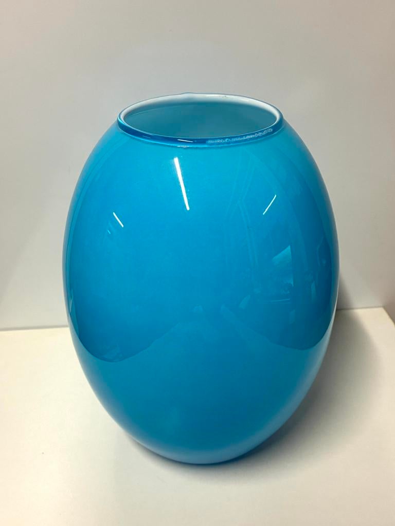 Prachtige blauwe ‘Amely vaas’, Blauw, Ophalen of Verzenden, Minder dan 50 cm, Glas