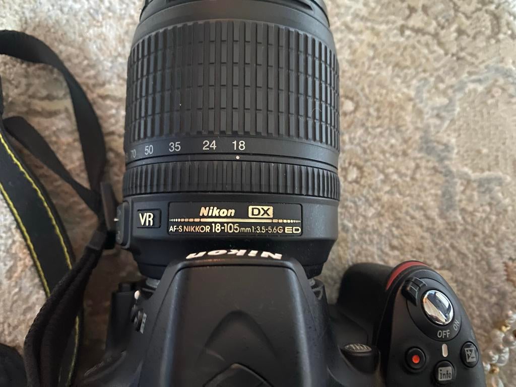 Nikon D3200 + 18-105mm VR Complete set. Perfect werkend, Gebruikt, Spiegelreflex, Ophalen of Verzenden, 4 t/m 7 keer