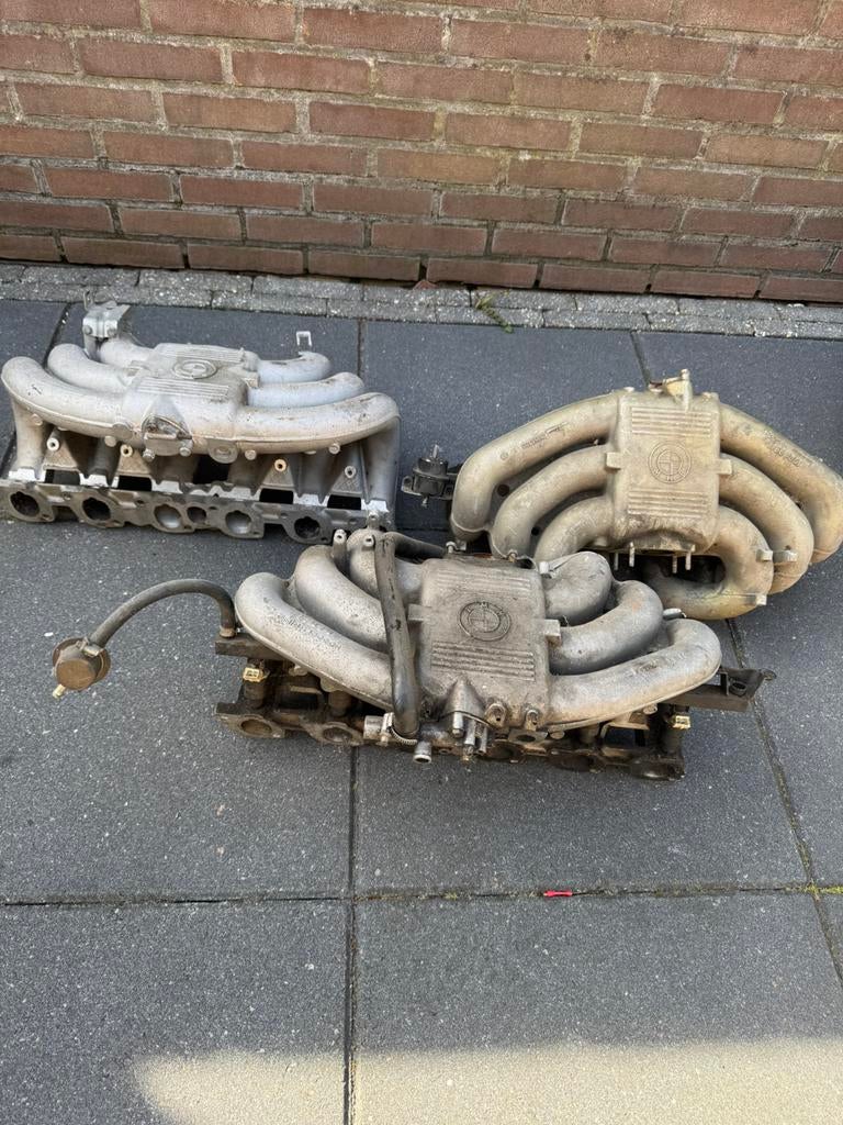 BMW e30 inlaat  2 stuks 325 en 2 stuks 323 320 met injector, Auto-onderdelen, Ophalen of Verzenden, BMW