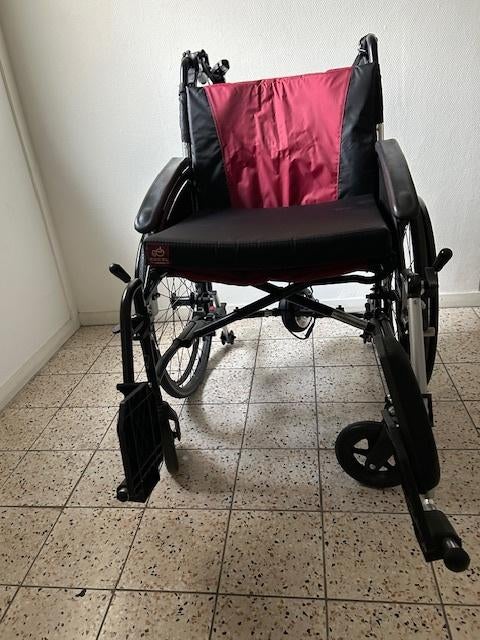 Rolstoel Excel G-Logic met duwondersteuning, Diversen, Rolstoelen, Zo goed als nieuw, Duwrolstoel, Inklapbaar, Ophalen