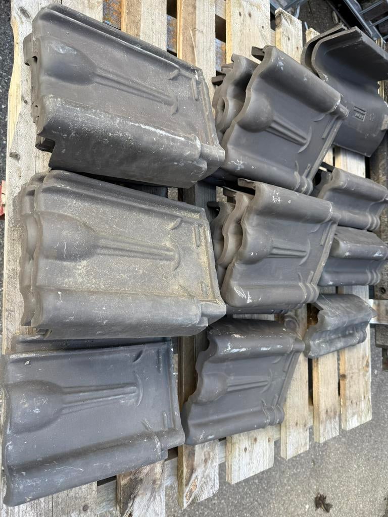 Gevel kruispannen blauw gesmoord Monier, Ophalen, Steen of Klei, 15 m² of meer, Dakpannen