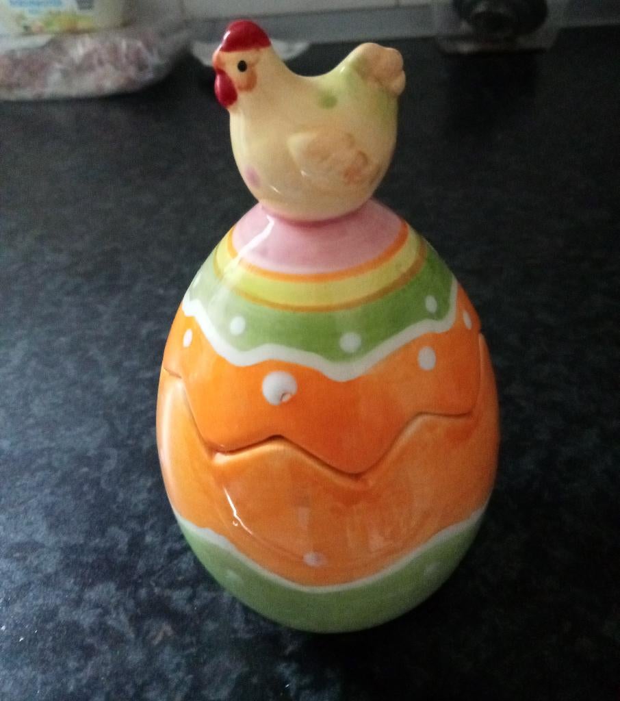 PASEN: 2 grote keramische paaseieren 13cm bij12cm, Ophalen of Verzenden, Nieuw