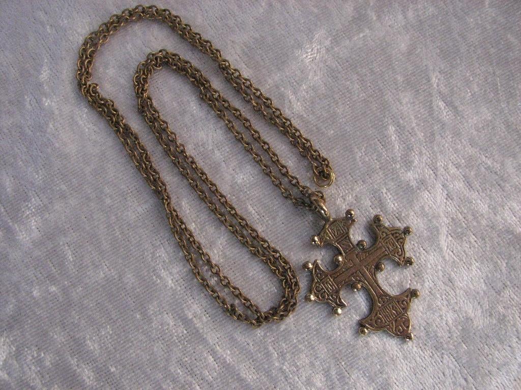 Mooi Brons Kruis aan Lange Ketting van Brons - Fins - K.K, Verzenden, Brons, Ketting