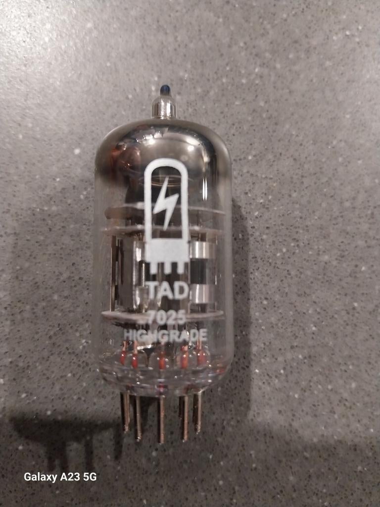 Te koop matched pairs (2 stuks) TAD 7025 ECC83 12AX7 5751, Audio, Tv en Foto, Buizenversterkers, Buis of Buizen, Verzenden