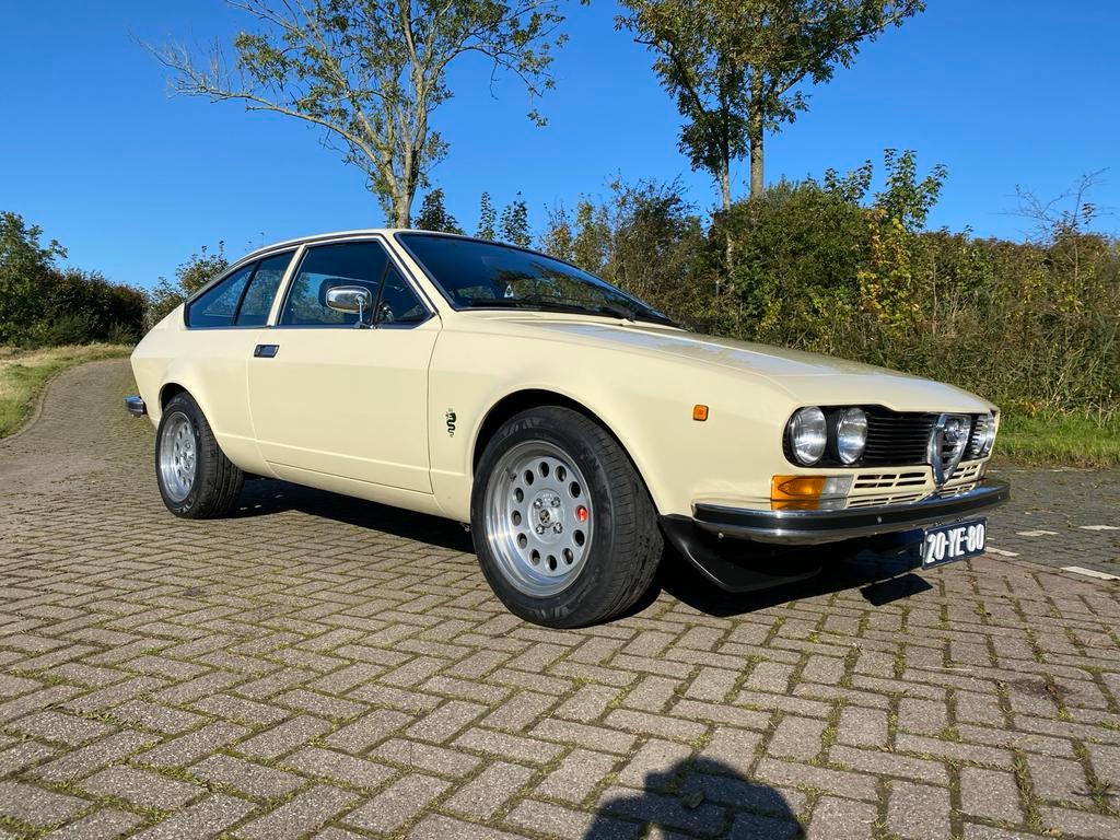 Alfa Romeo Alfetta GT, Auto's, Achterwielaandrijving, Overige kleuren, 4 stoelen, Handgeschakeld