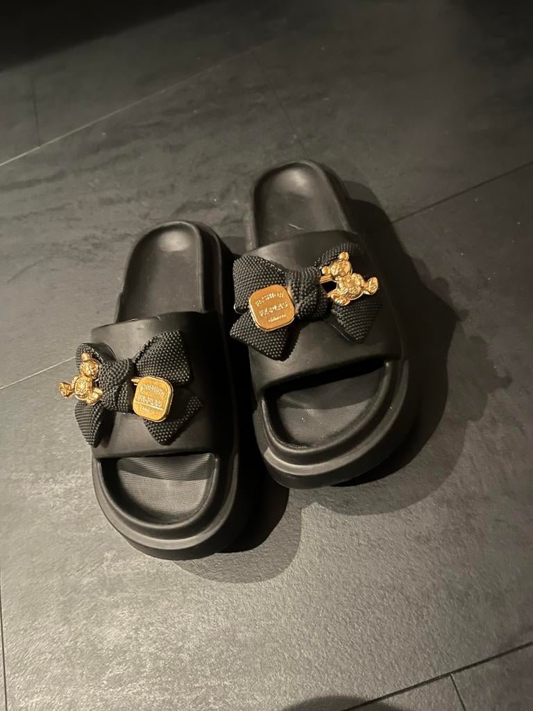 Leuke slippers, Ophalen of Verzenden, Zo goed als nieuw