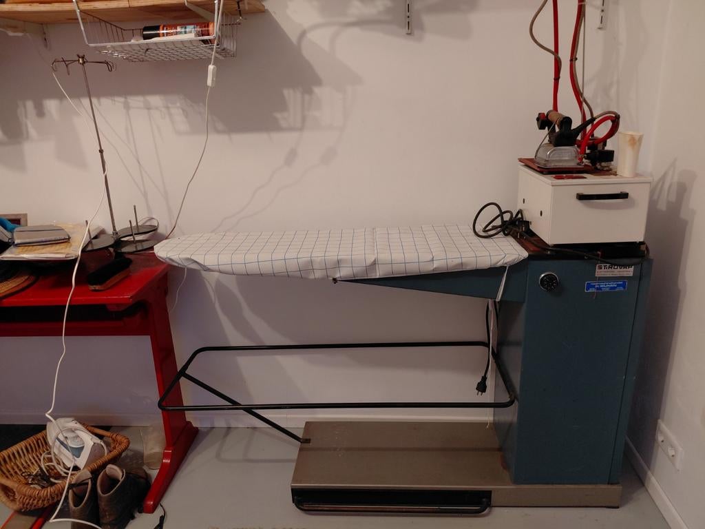 Strijkmachine industriële uitvoering gebruikt, Ophalen