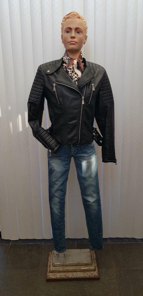 Vintage handmade handgemaakte torso buste paspop etalagepop, Ophalen