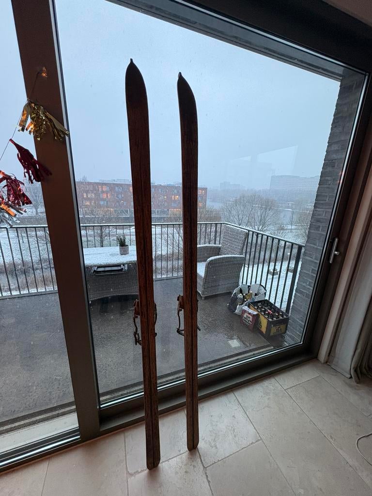 Antieke Ski’s 100 jaar, Ophalen