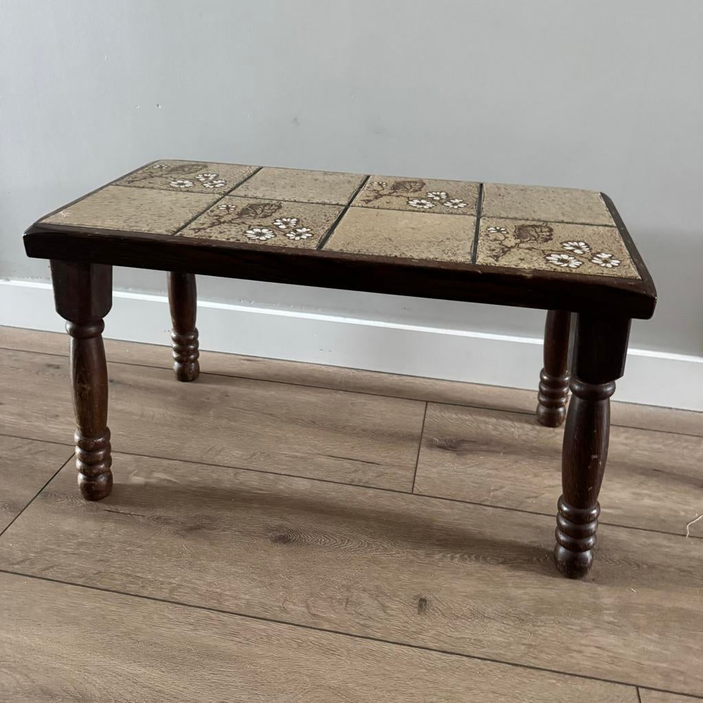 Vintage Bijzettafel met Tegels, Huis en Inrichting, Tafels | Bijzettafels, Minder dan 45 cm, Minder dan 55 cm, Gebruikt, Ophalen of Verzenden