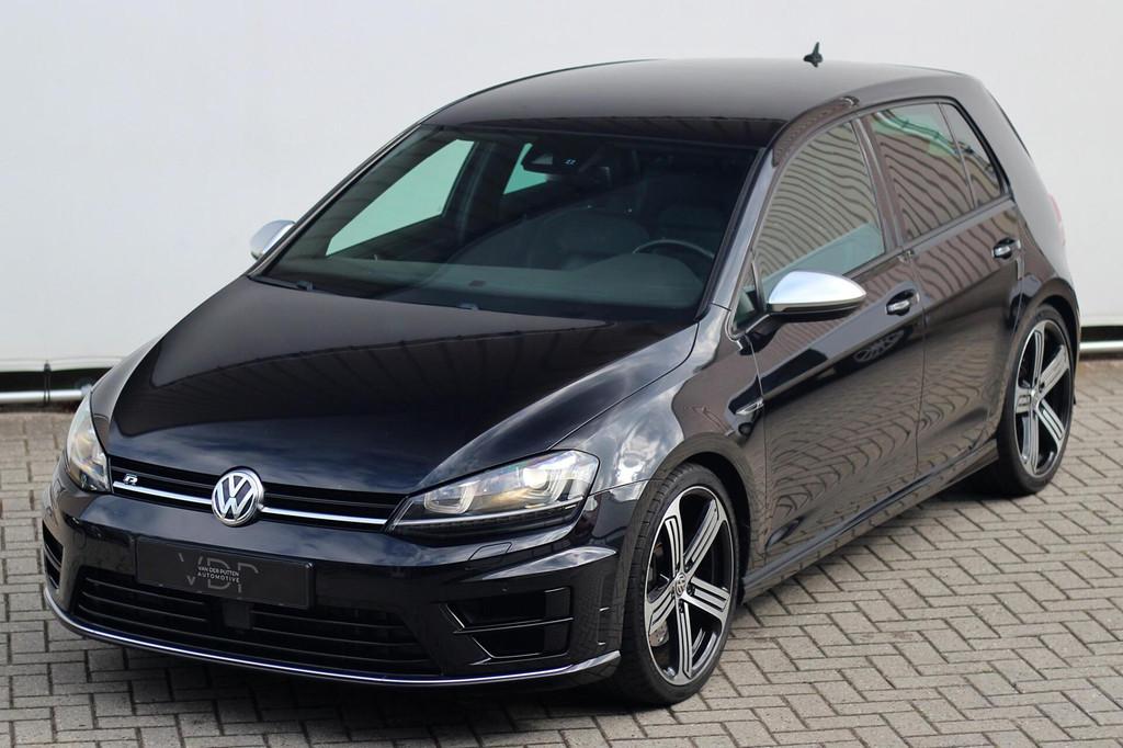 Volkswagen Golf 2.0 R 4Motion |Milltek|Carplay | Leder| ACC, Automaat, 1984 cc, Zwart, Bedrijf