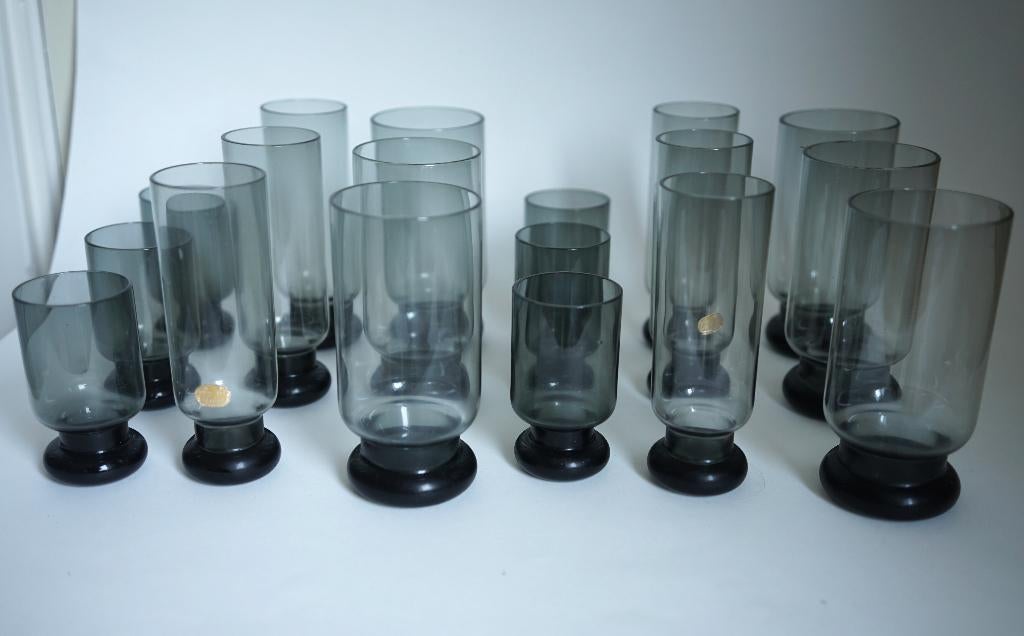 vintage design glas servies set 18x dikke voet Bohemia fumé, Huis en Inrichting, Keuken | Servies, Glas of Glazen, Ophalen of Verzenden