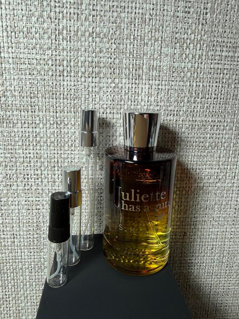 Juliette has a gun X skins, Ophalen of Verzenden, Nieuw